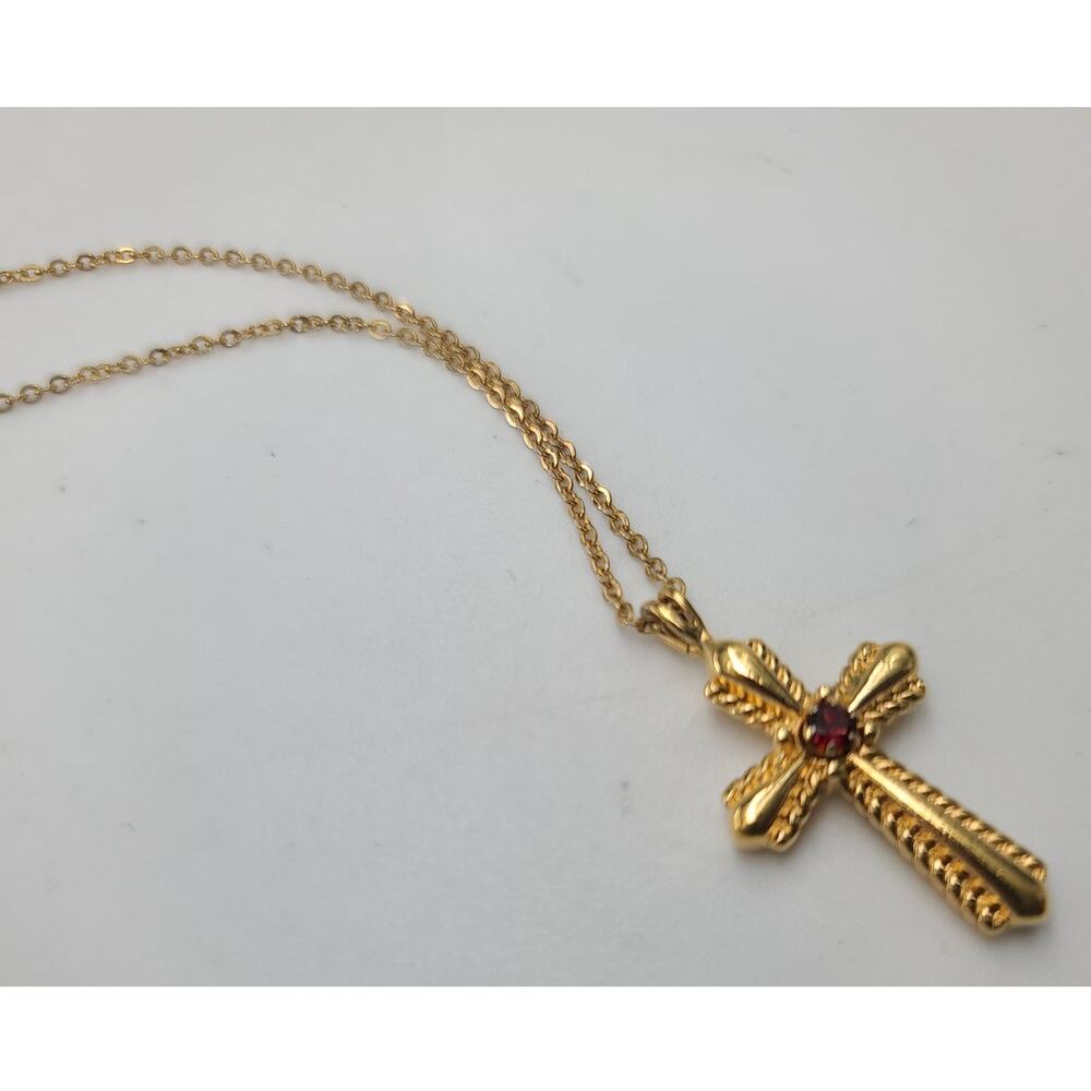 Vintage Avon Genuine Round Garnet Gold-Tone Textured Cross Necklace 17.5" - Picture 2 of 8